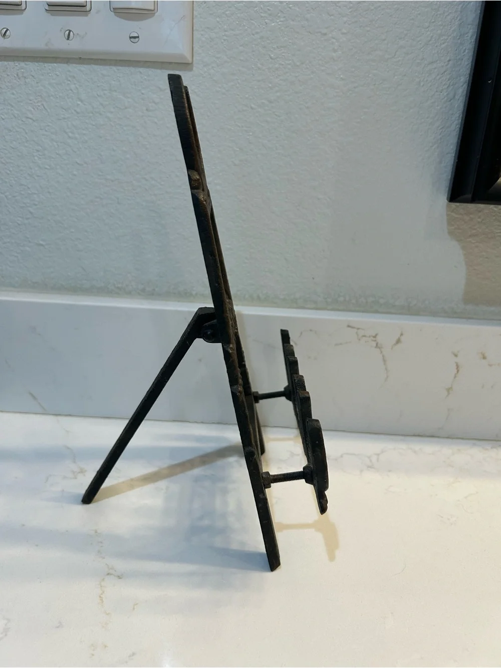 N/A sturdy cast